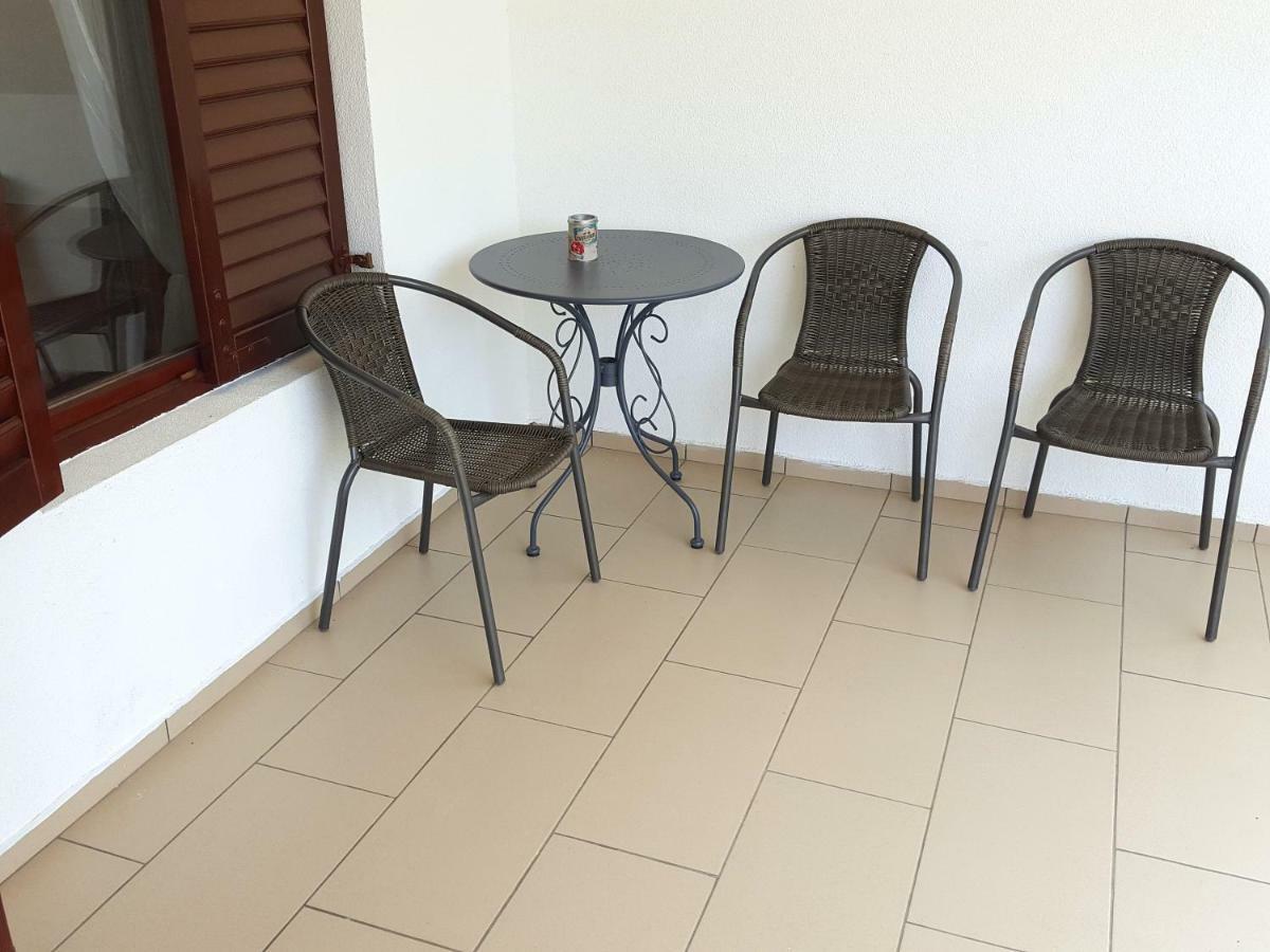 Apartments Merion Starigrad Exterior photo