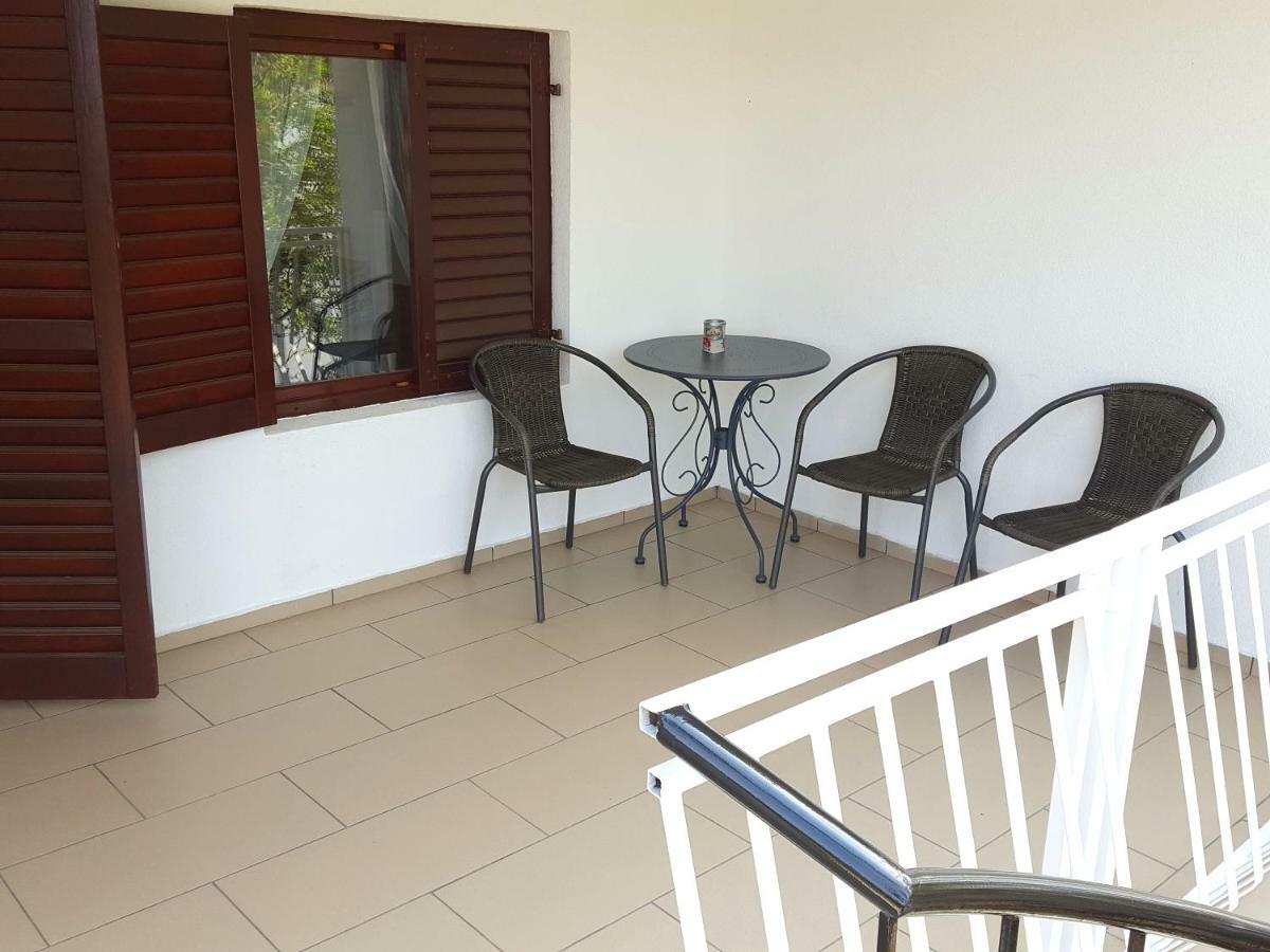 Apartments Merion Starigrad Exterior photo